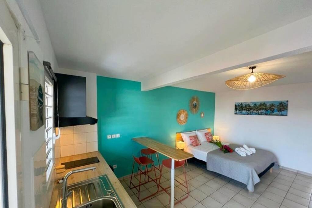 Appartement Les Pieds Dans L'Eau Sainte-Anne  Exterior photo